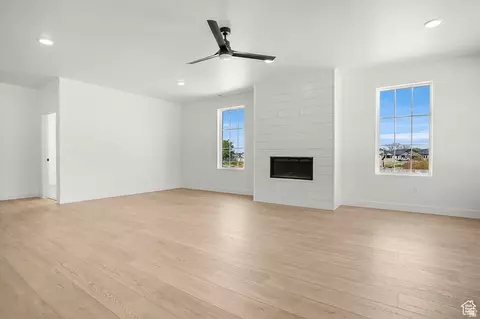 Living - 1631 W Century Ln #C, Mapleton, UT 84664 photo 2 of 5