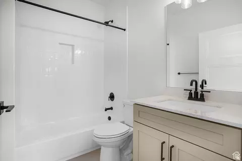 Bath - 1631 W Century Ln #C, Mapleton, UT 84664 photo 1 of 3