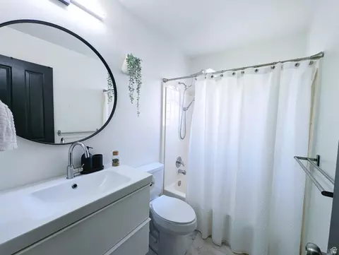 Bath - 11824 S Ruby Ct W, Herriman, UT 84096 photo 3 of 3