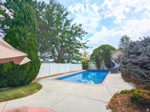 Exterior - 11824 S Ruby Ct W, Herriman, UT 84096 photo 3 of 5