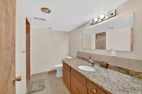 Bath - 930 S Taylor E, Ogden, UT 84404 photo 2 of 2