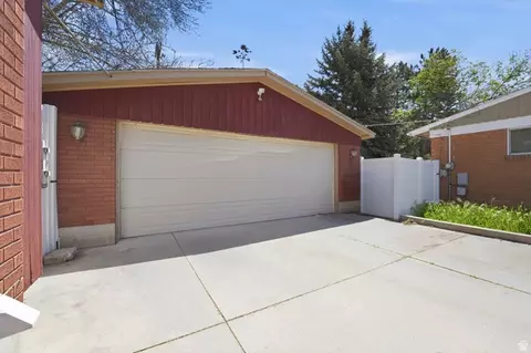 Exterior - 930 S Taylor E, Ogden, UT 84404 photo 7 of 7