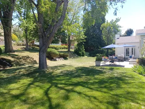 574 N 400 E, Centerville, UT 84014 photo 2