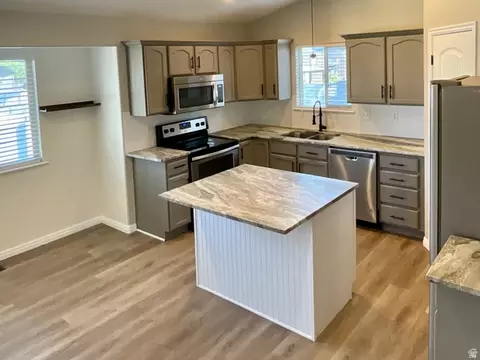Kitchen - 4588 Evans Dr S, Eagle Mountain, UT 84005 photo 6 of 6
