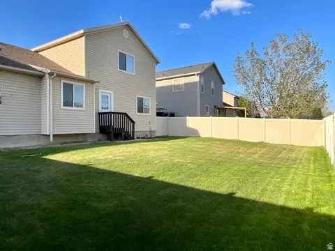 Exterior - 4588 Evans Dr S, Eagle Mountain, UT 84005 photo 5 of 6