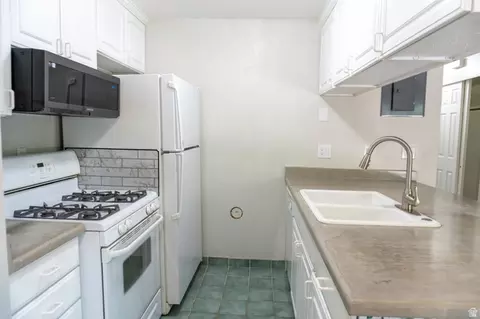 Kitchen - 436 Creekside Cir #B, Murray, UT 84107 photo 2 of 2