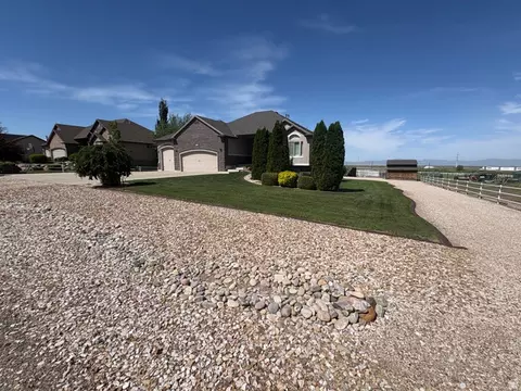 Exterior - 7456 S 950 W, Willard, UT 84340 photo 3 of 30
