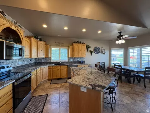 Kitchen - 7456 S 950 W, Willard, UT 84340 photo 1 of 5