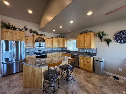 Kitchen - 7456 S 950 W, Willard, UT 84340 photo 4 of 5
