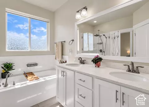 Bath - 1292 S 500 E, Payson, UT 84651 photo 2 of 3