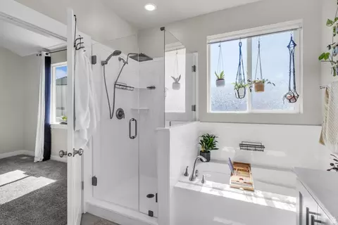Bath - 1292 S 500 E, Payson, UT 84651 photo 1 of 2