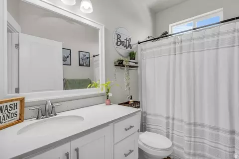 Bath - 1292 S 500 E, Payson, UT 84651 photo 2 of 2