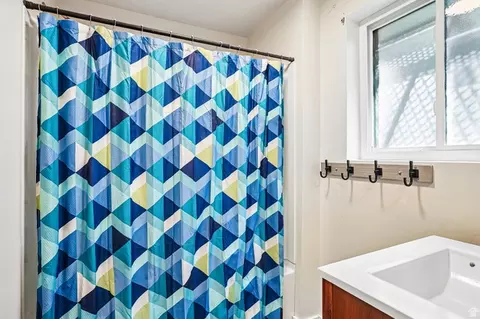 Bath - 854 E 1030 N, Orem, UT 84097 photo 4 of 4