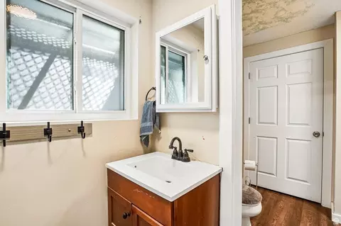 Bath - 854 E 1030 N, Orem, UT 84097 photo 3 of 4