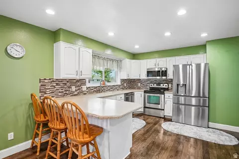 Kitchen - 854 E 1030 N, Orem, UT 84097 photo 2 of 4