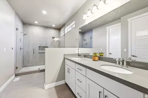 Bath - 1226 N 900 W, Orem, UT 84057 photo 2 of 6