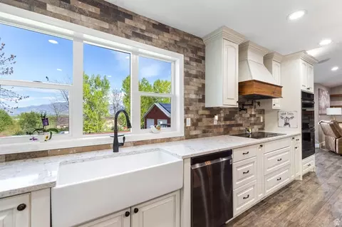 Kitchen - 578 N 160 E, Mendon, UT 84325 photo 3 of 7