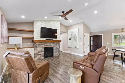 Living - 578 N 160 E, Mendon, UT 84325 photo 1 of 2