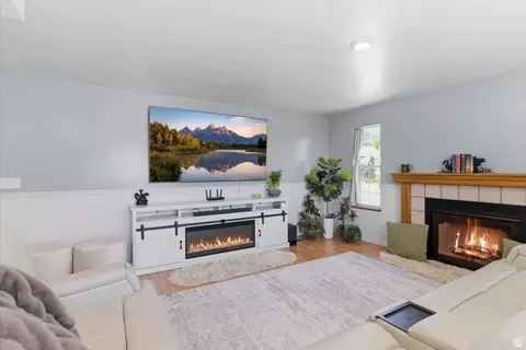 Living - 2144 E 3000 N, Layton, UT 84040 photo 4 of 4