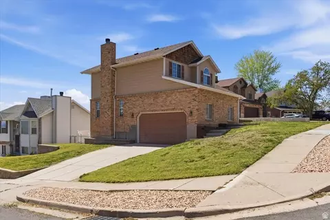 Exterior - 2144 E 3000 N, Layton, UT 84040 photo 4 of 7