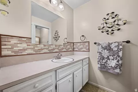 Bath - 867 E 7905 S, Sandy, UT 84094 photo 2 of 4