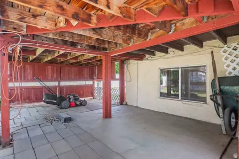 Exterior - 867 E 7905 S, Sandy, UT 84094 photo 6 of 11