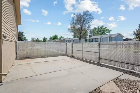 Exterior - 867 E 7905 S, Sandy, UT 84094 photo 9 of 11
