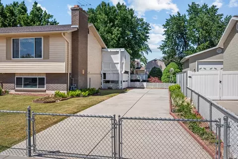 Exterior - 867 E 7905 S, Sandy, UT 84094 photo 10 of 11