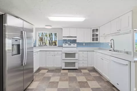 Kitchen - 371 W 9th S, Grace, ID 83241 photo 4 of 6