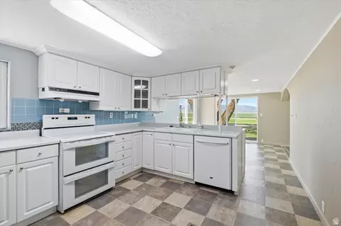 Kitchen - 371 W 9th S, Grace, ID 83241 photo 5 of 6