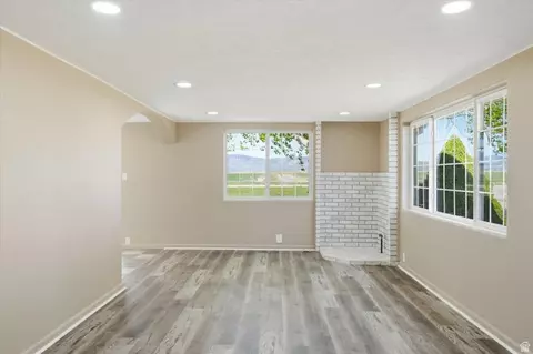Living - 371 W 9th S, Grace, ID 83241 photo 3 of 4