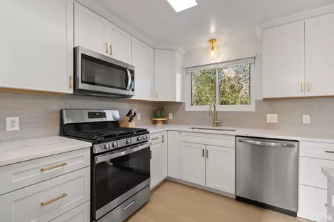 Kitchen - 108 N 1140 W, Orem, UT 84057 photo 3 of 5