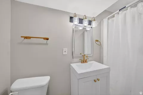 Bath - 7228 N Clover Leaf Ln, Eagle Mountain, UT 84005 photo 5 of 5