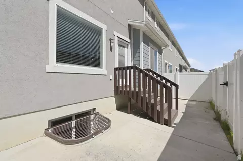 Exterior - 7228 N Clover Leaf Ln, Eagle Mountain, UT 84005 photo 3 of 3