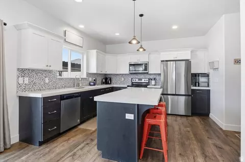 Kitchen - 313 E 170 N, Vineyard, UT 84059 photo 2 of 3