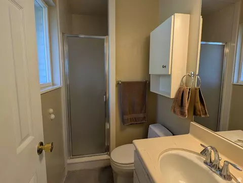 Bath - 1411 E Millbrook Way, Bountiful, UT 84010 photo 2 of 3