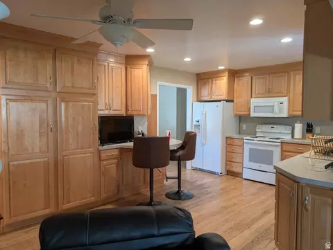 Kitchen - 1411 E Millbrook Way, Bountiful, UT 84010 photo 2 of 2