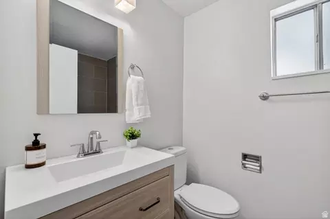 Bath - 269 E Hill Ave #2, Millcreek, UT 84107 photo 1 of 2
