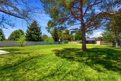 Exterior - 121 N 300 E, Alpine, UT 84004 photo 6 of 9
