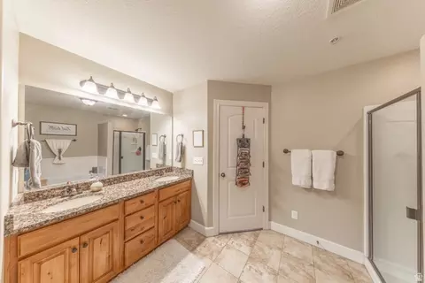 Bath - 145 S 920 E, American Fork, UT 84003 photo 2 of 3