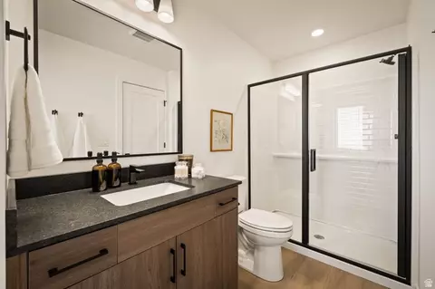 Bath - 4046 S Sandridge Dr W #3, Roy, UT 84067 photo 2 of 3