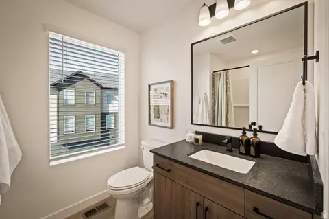 Bath - 4046 S Sandridge Dr W #3, Roy, UT 84067 photo 3 of 3
