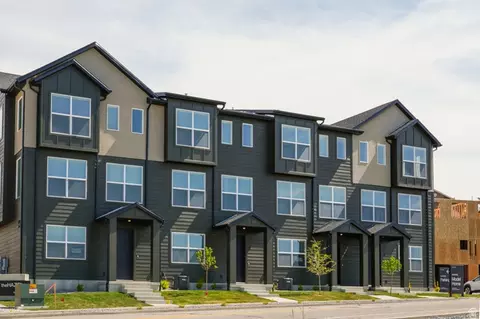 4046 S Sandridge Dr W #3, Roy, UT 84067