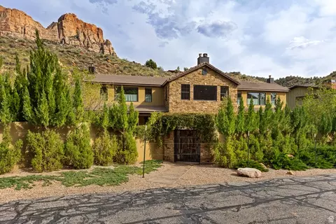 105 River Bend Cir #105, Springdale, UT 84767