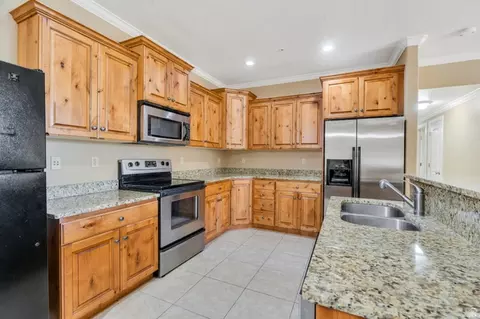 Kitchen - 1018 N 985 W #501, Orem, UT 84057 photo 1 of 3