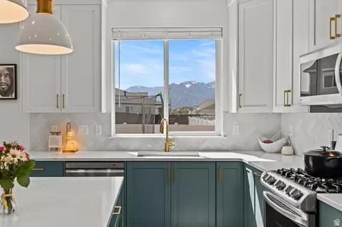 Kitchen - 632 S 720 E, Hyrum, UT 84319 photo 4 of 4