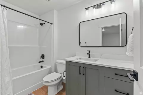 Bath - 632 S 720 E, Hyrum, UT 84319 photo 2 of 3