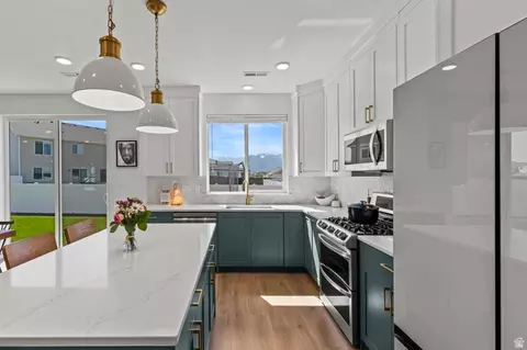 Kitchen - 632 S 720 E, Hyrum, UT 84319 photo 3 of 4