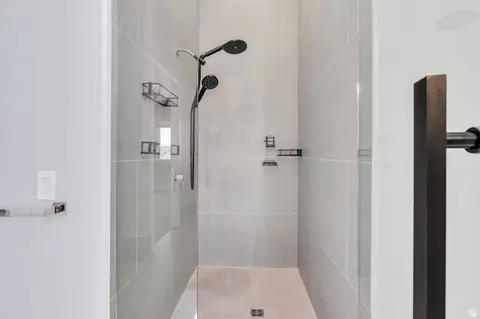 Bath - 7045 S 300 E, Midvale, UT 84047 photo 2 of 5