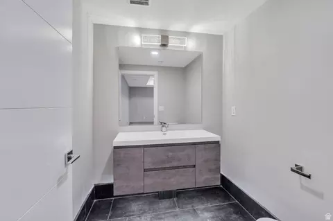 Bath - 7045 S 300 E, Midvale, UT 84047 photo 3 of 5